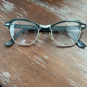 Bausch &Lomb vintage black cat eye 4 1/4- 5 1/2 20-46 eyeglasses
